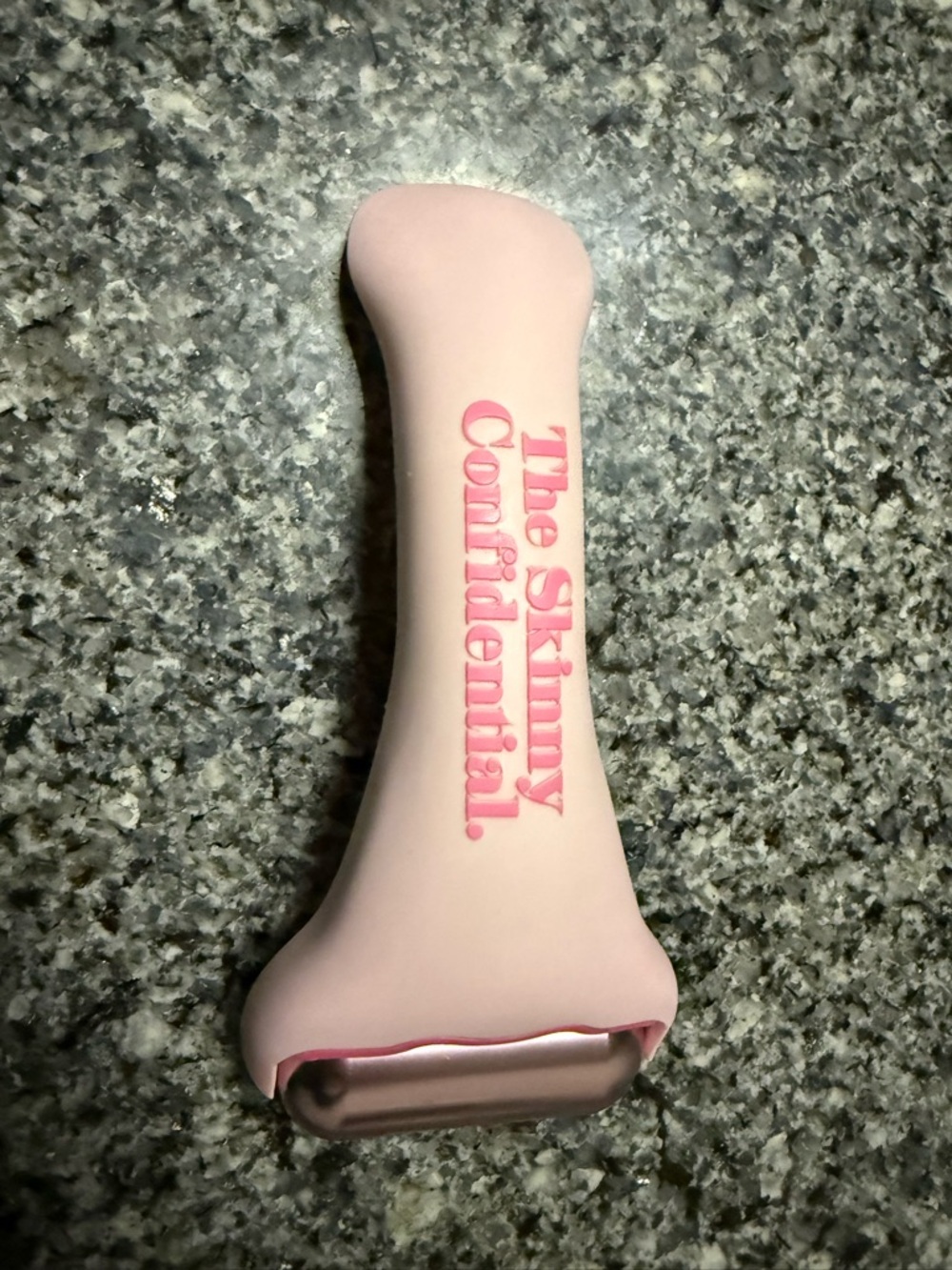 The Skinny Confidential Hot Mess Ice Roller - Pink - Picture 2 of 5